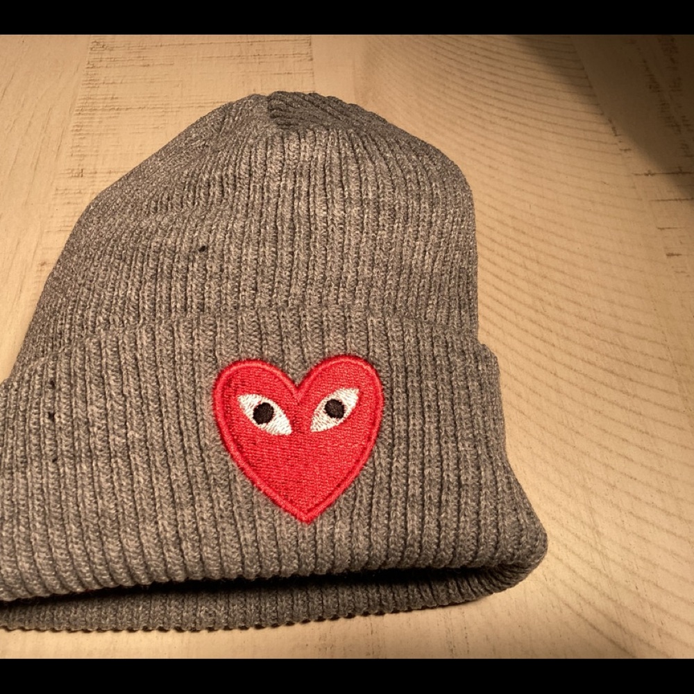 HOST PICK ⭐️ Gray Knit Cap with Red Heart - Picture 5 of 10